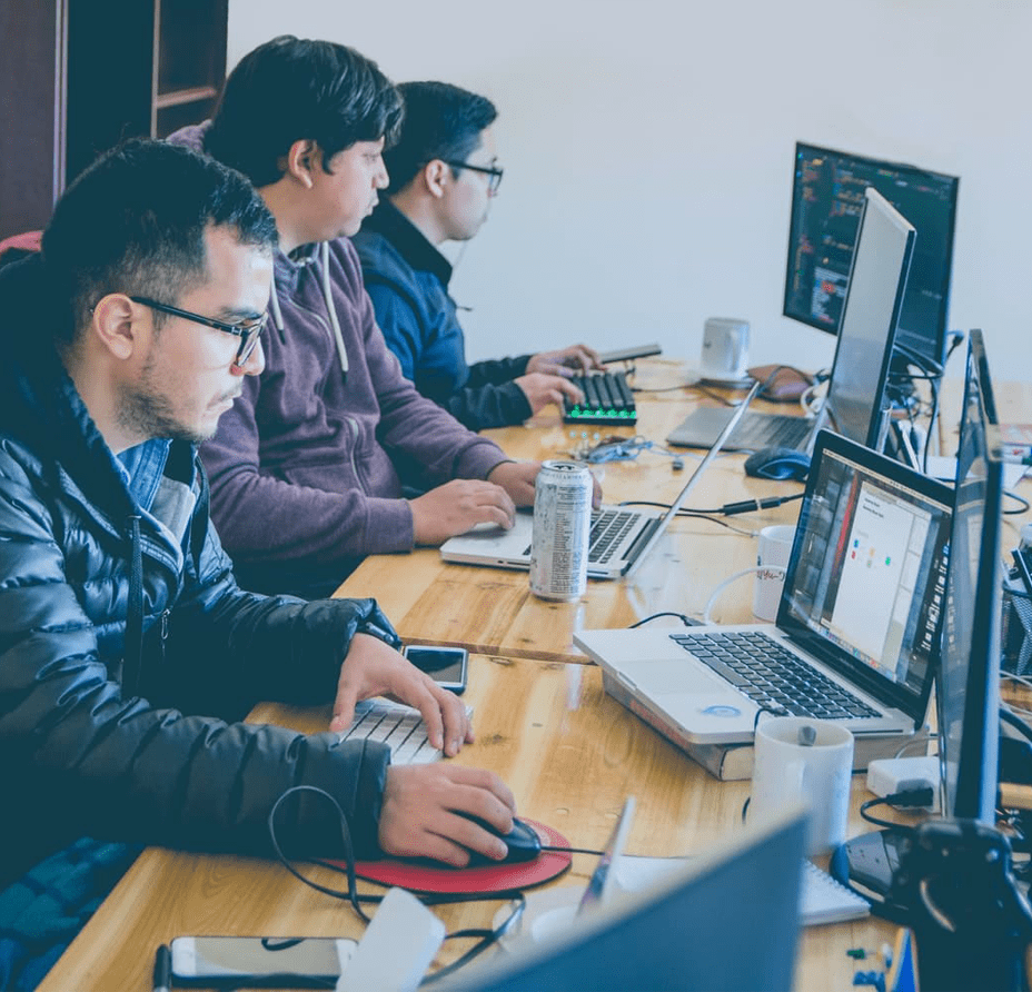 co-workers-working-together-PRZ8DTV_2x-1-1